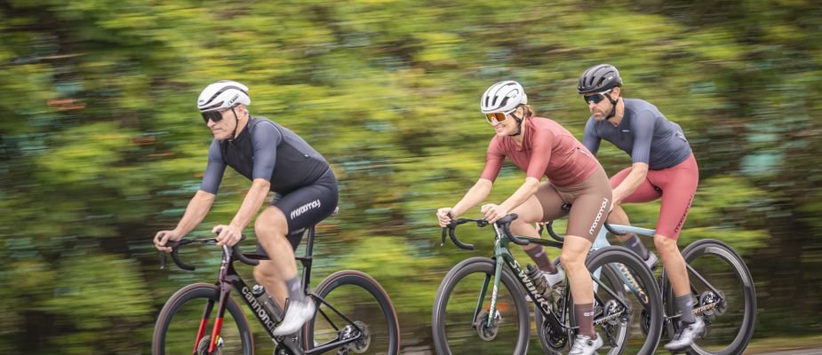Bretelle x Bermuda: Dicas para Escolher a Roupa Ideal de Ciclismo
